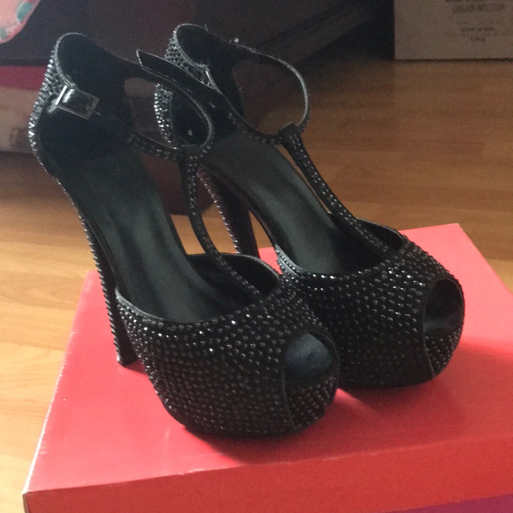 Black rhinestone heels bakers Delicious brand